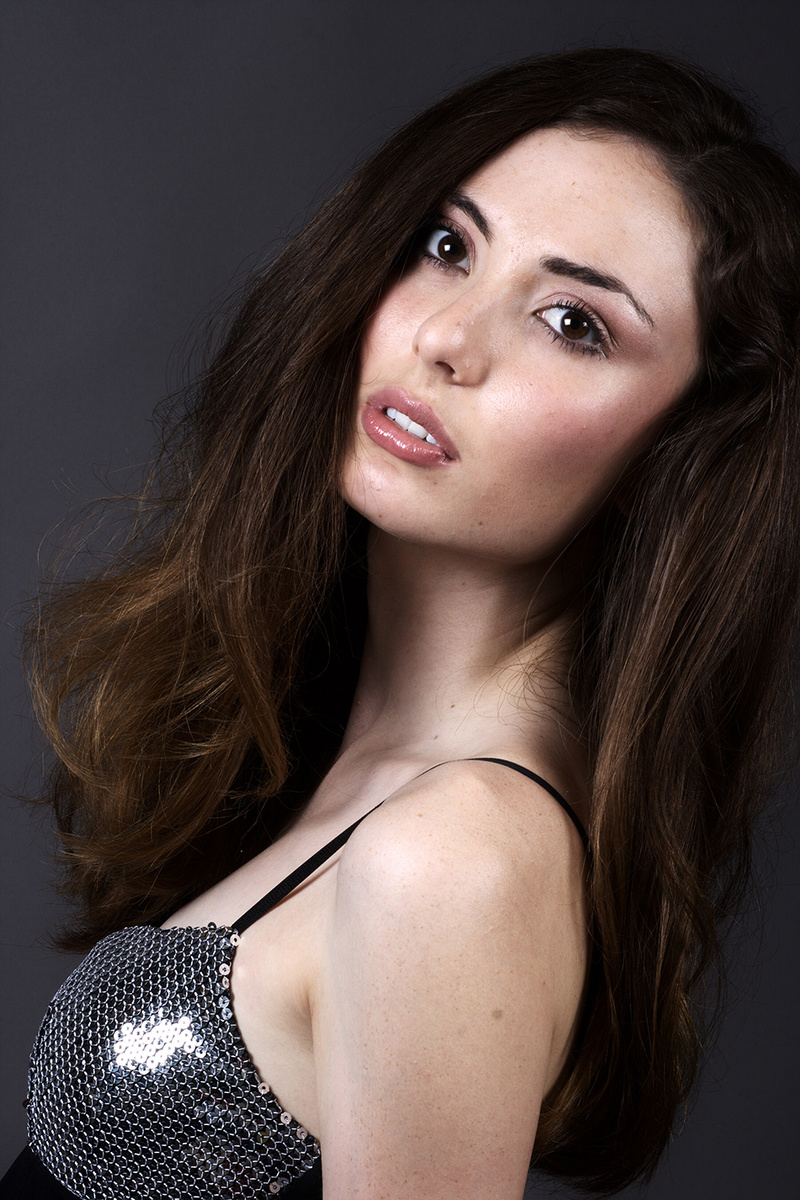 Female model photo shoot of Cassia Reed