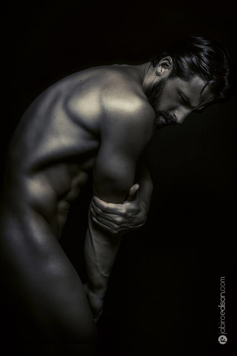 Male model photo shoot of Nicolas B Niclas modele