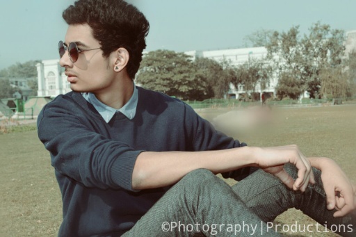 Male model photo shoot of JustinRufus227 in Central Park could, Delhi