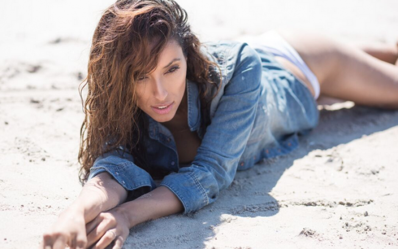 Female model photo shoot of Gloria Moore in NY Brighton Beach