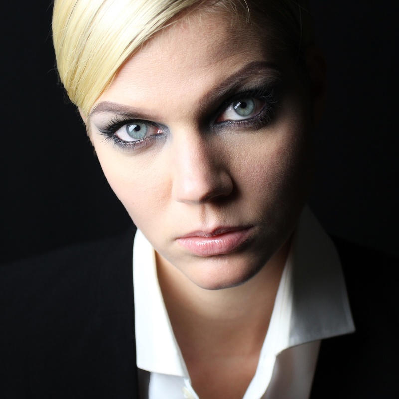 Female model photo shoot of Mandy Hansen
