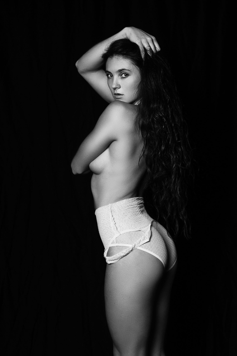 Female model photo shoot of Celina Elizabeth