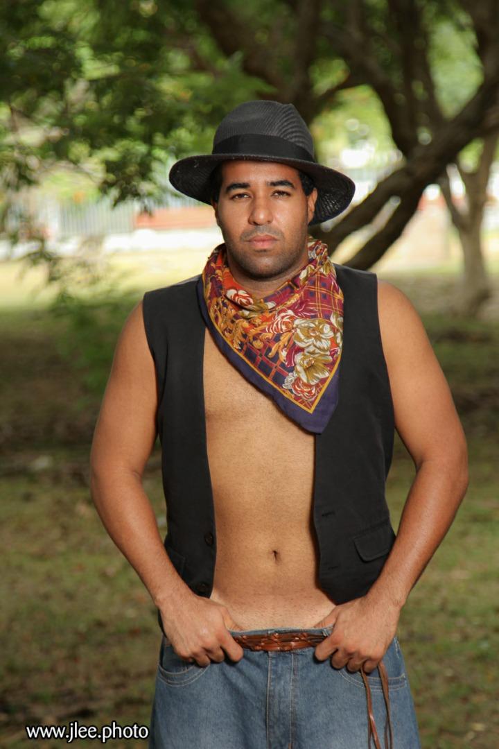 Male model photo shoot of Randy W Serrano Torres