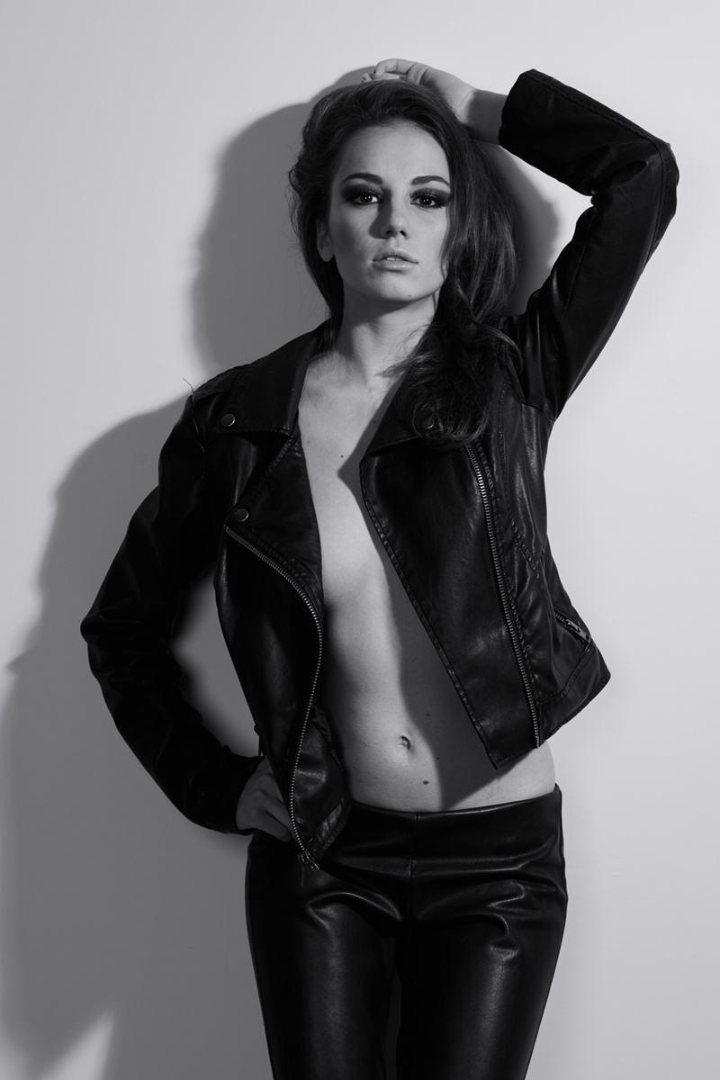 Female model photo shoot of YulianaC