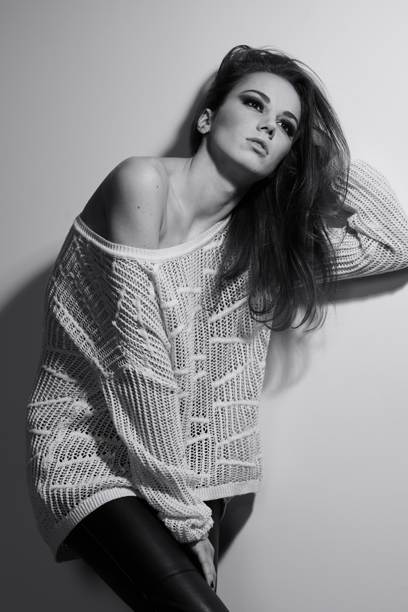 Female model photo shoot of YulianaC