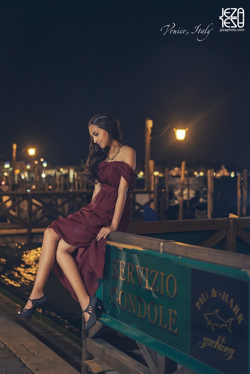 Female model photo shoot of RACHAEL_v_H in Venice, Italy