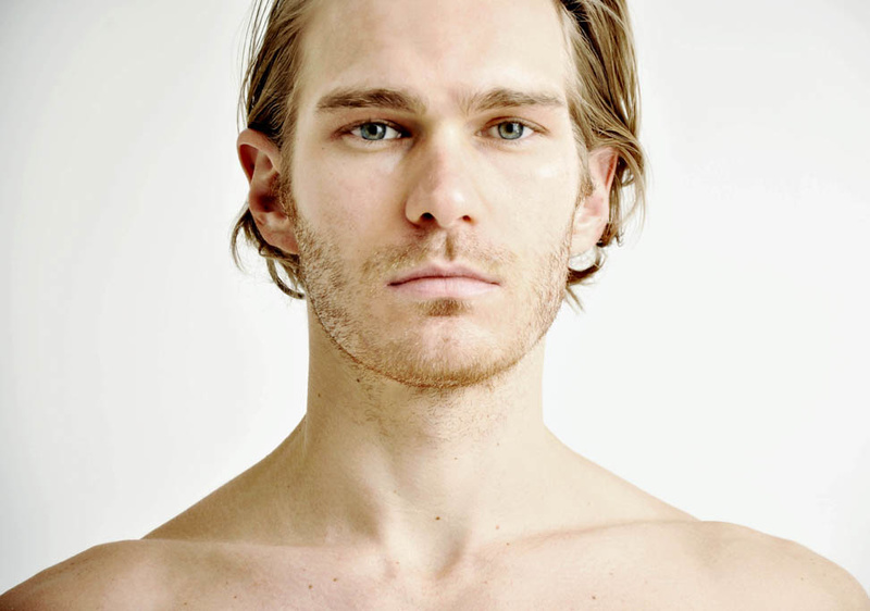 Male model photo shoot of JOSE MARTOM