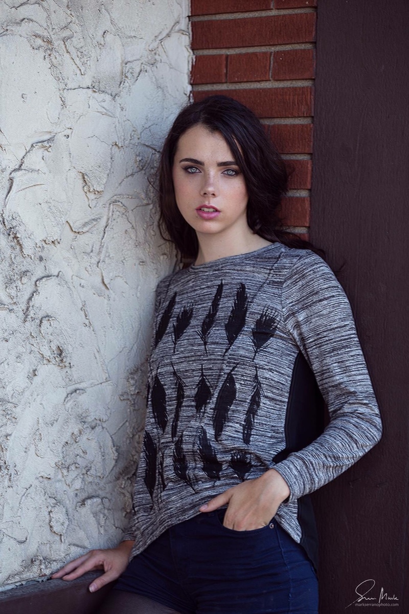 Female model photo shoot of Chloe Baldwin
