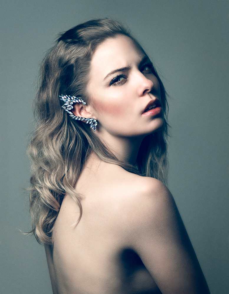 Female model photo shoot of Anne Lysa