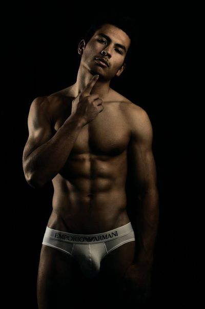 Male model photo shoot of Miguel Omari