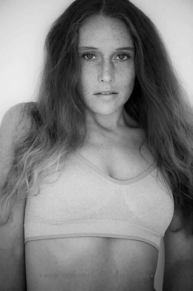 Female model photo shoot of Autumn692