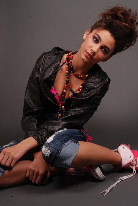 Female model photo shoot of Shuvai  in Louisville