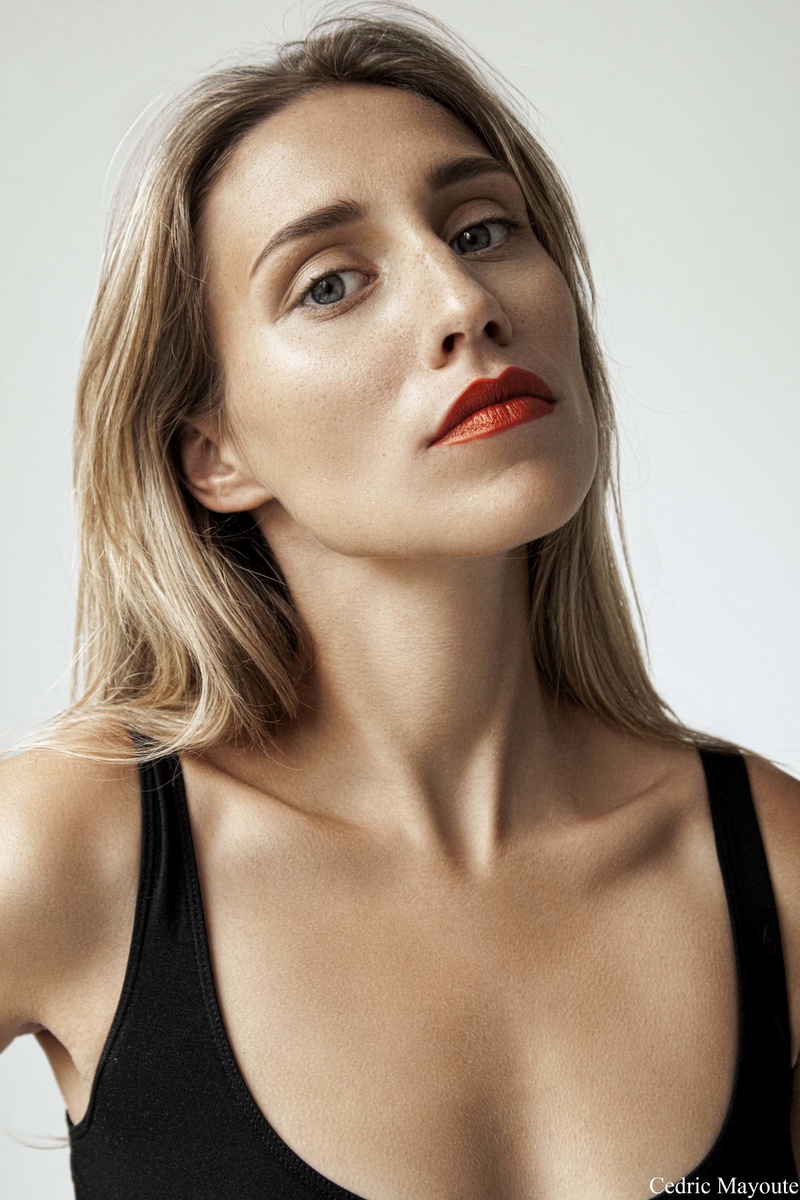 Female model photo shoot of Anais Ferraguti