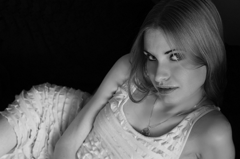 Female model photo shoot of Annika_model in leiden