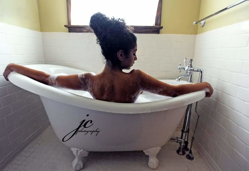 Female model photo shoot of Soy Aaliyah