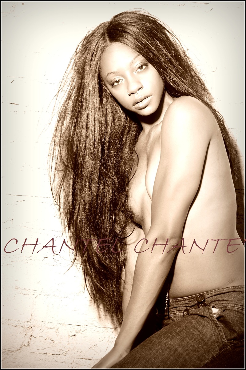 Female model photo shoot of Chantel Chante Bowens