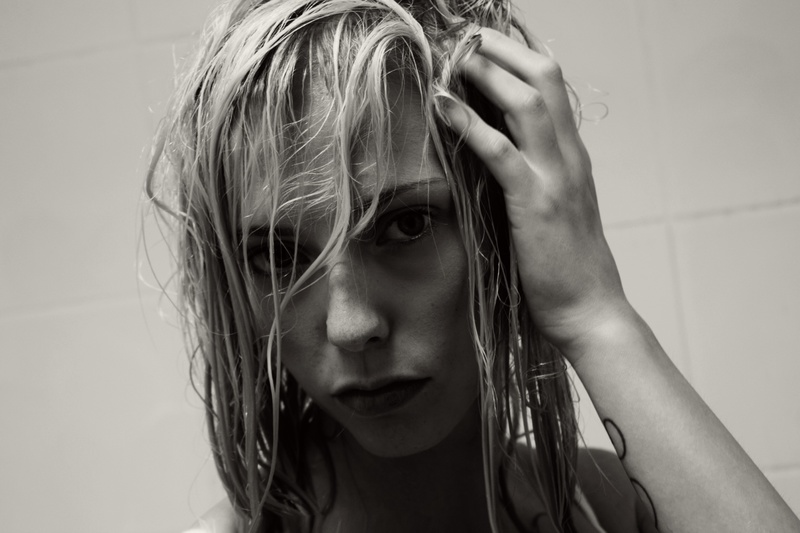 Female model photo shoot of charlyelizabeth