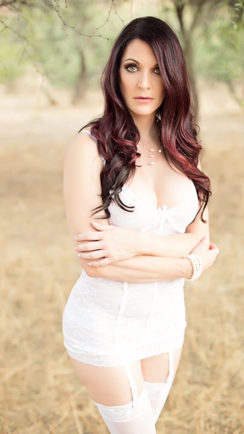 Female model photo shoot of Carrie Jess in Phoenix AZ