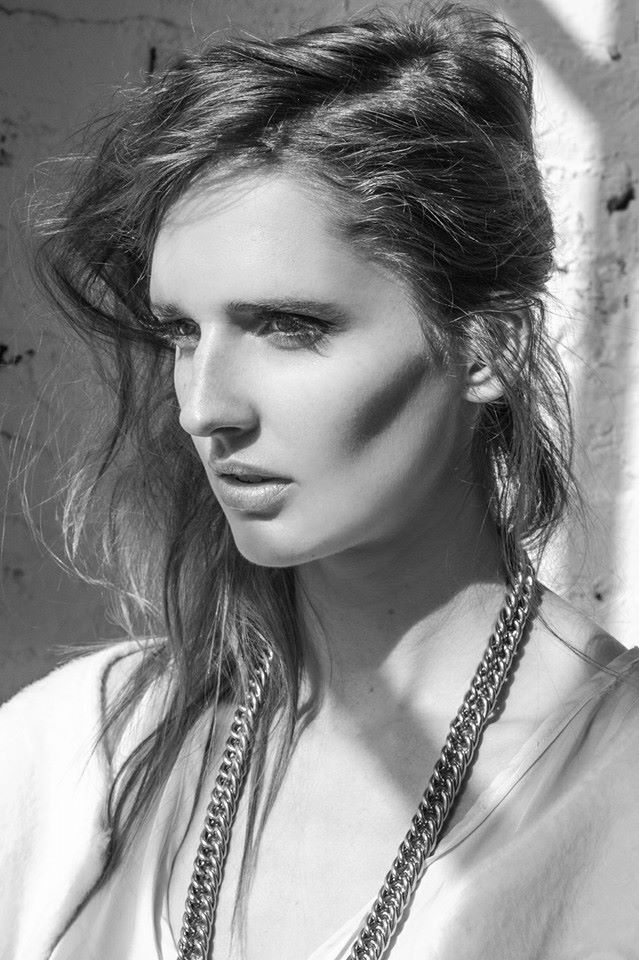 Female model photo shoot of Yajaira Daniel Beauty