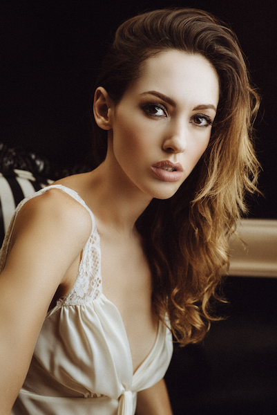 Female model photo shoot of Alexa Lip
