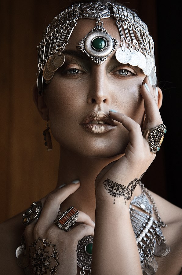 Female model photo shoot of Darya Ashianty by SMD-Photography