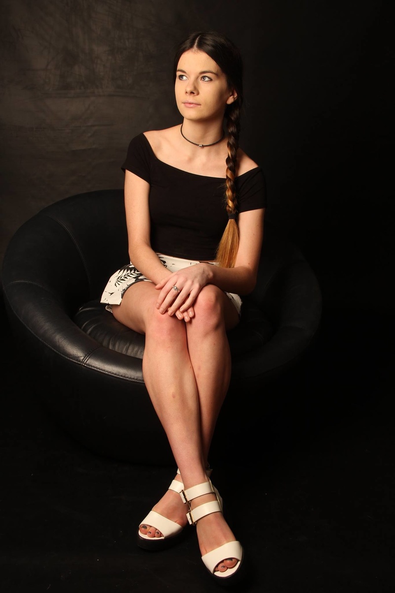 Female model photo shoot of SaoirseCurran