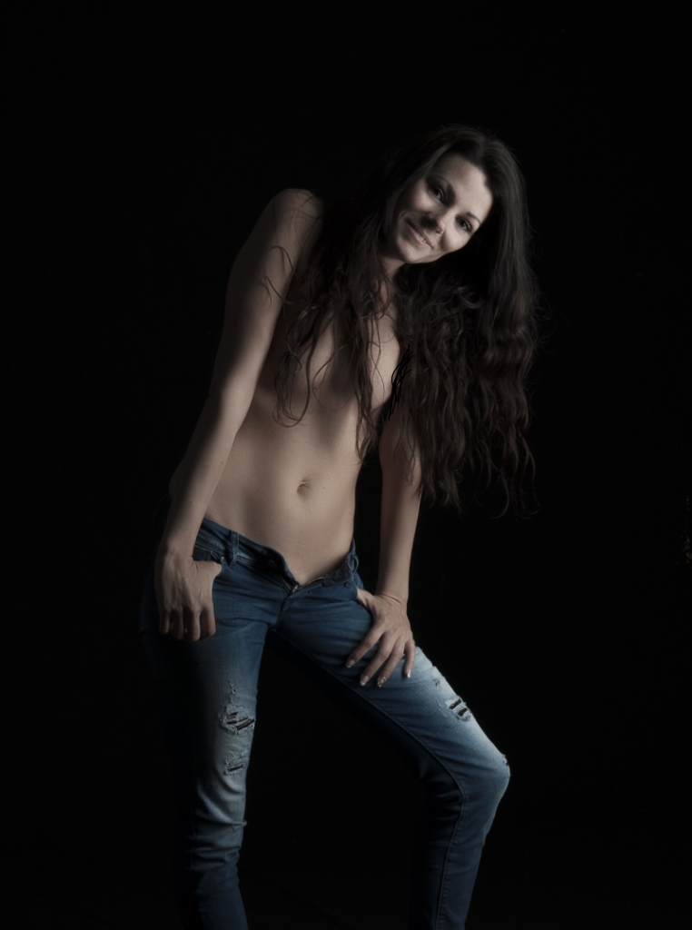 Female model photo shoot of Elefceria