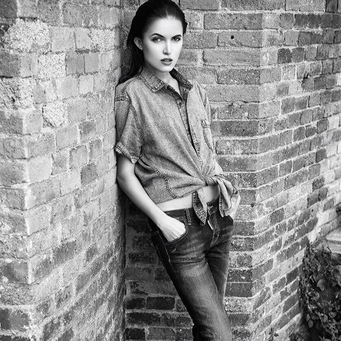 Female model photo shoot of OLGA-LY Model