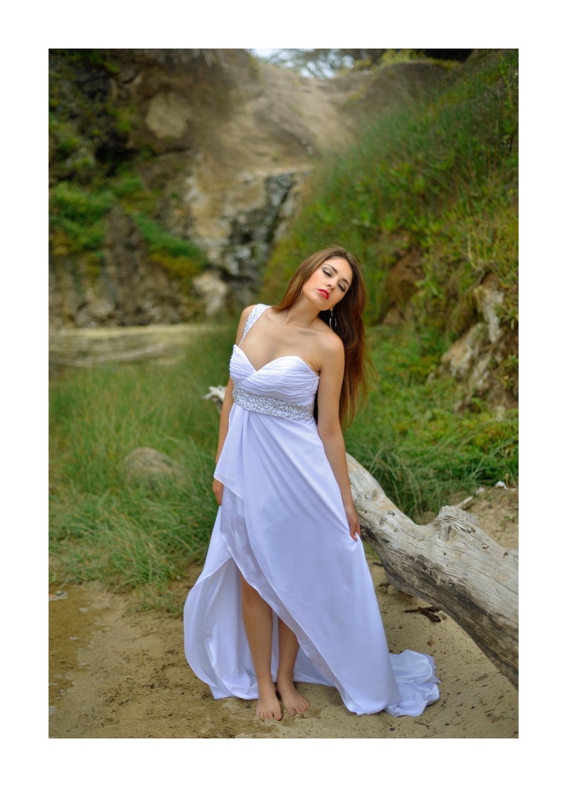 Female model photo shoot of Maritza_V by STUDIO ROSSA in Half Moon Bay
