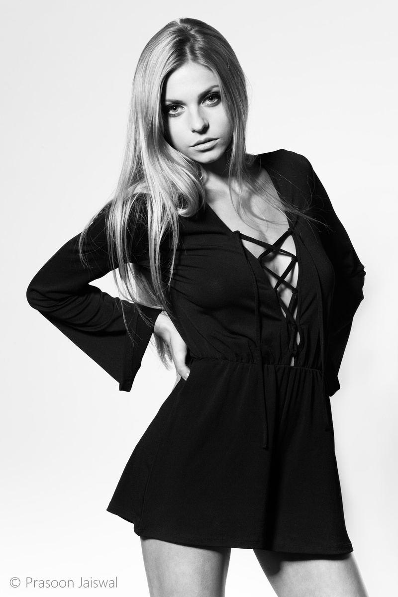 Female model photo shoot of alexandragray18