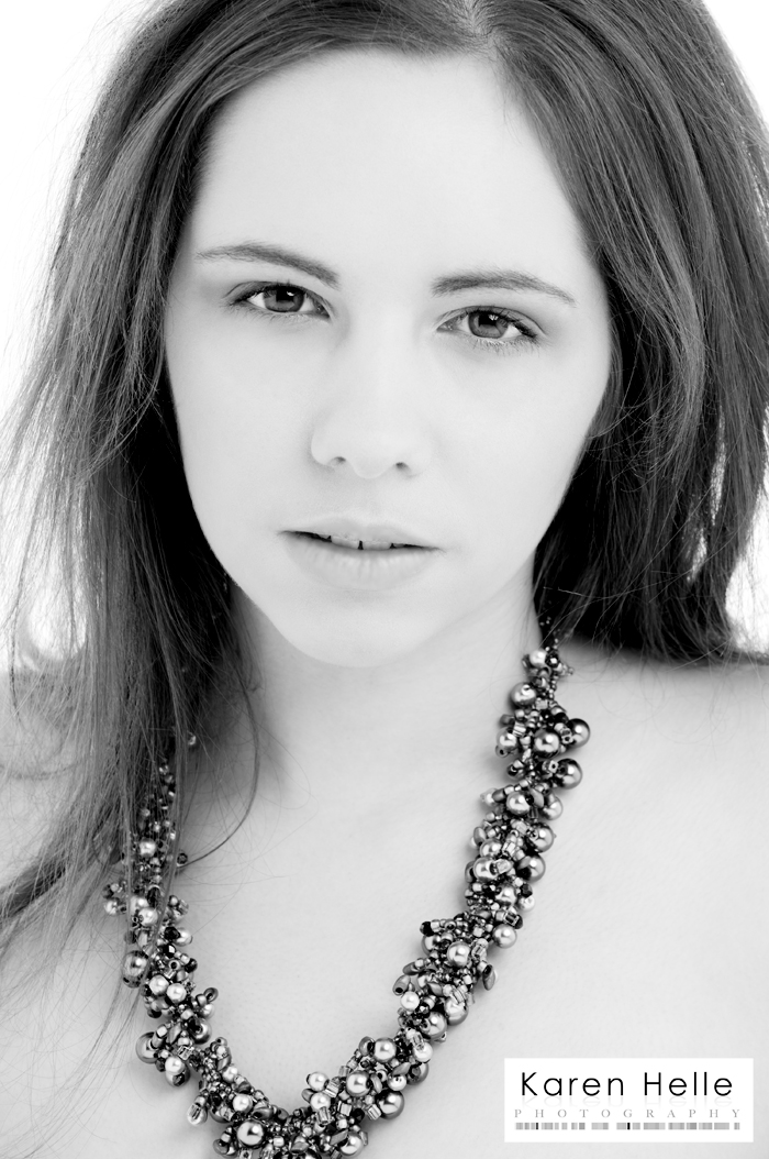 Female model photo shoot of Scarlett380