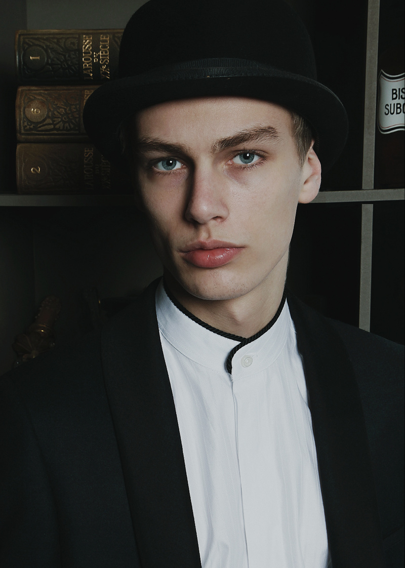 Male model photo shoot of Matteo Nazzari