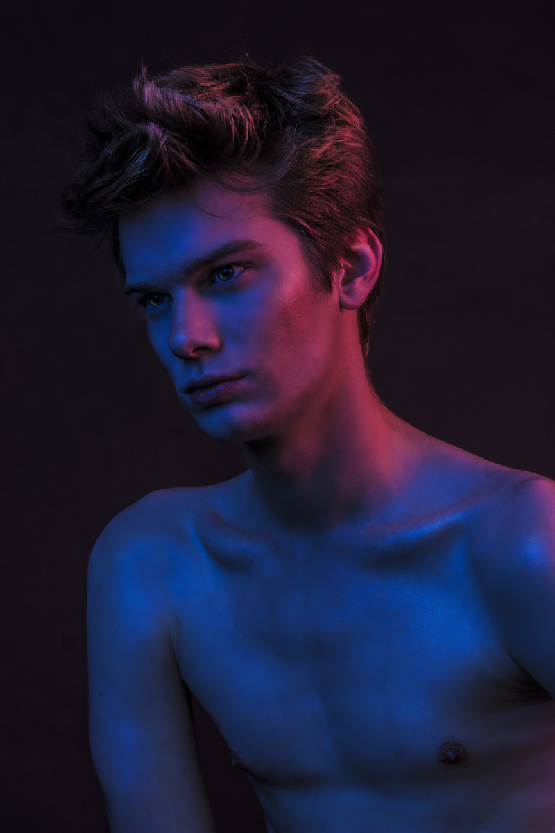Male model photo shoot of Donavan Spence