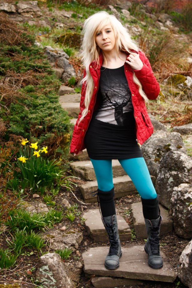 Female model photo shoot of Lyndsey-anne Brooker