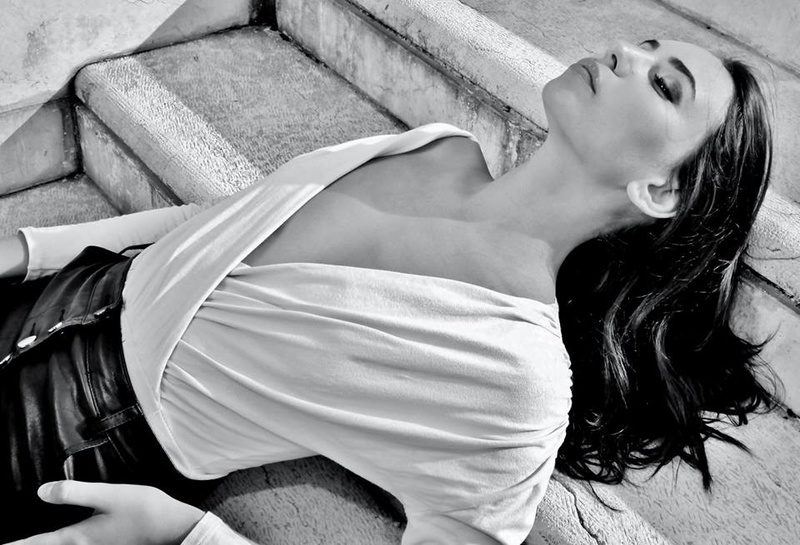 Female model photo shoot of Elena Capatina
