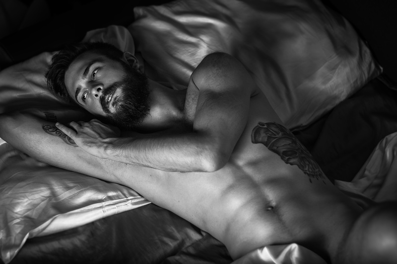 Male model photo shoot of VenandiSomnia