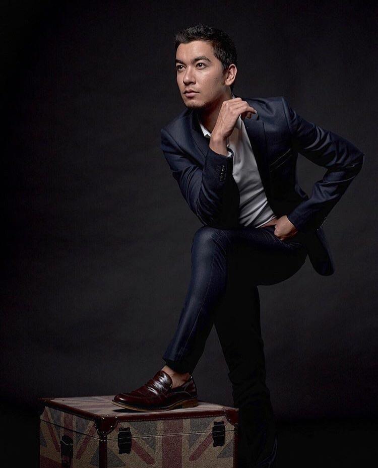 Male model photo shoot of Omar Ho