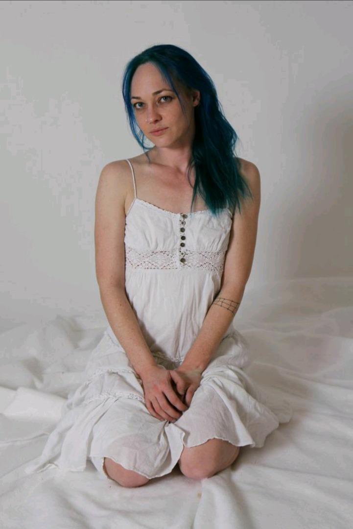 Female model photo shoot of Lori Neuro