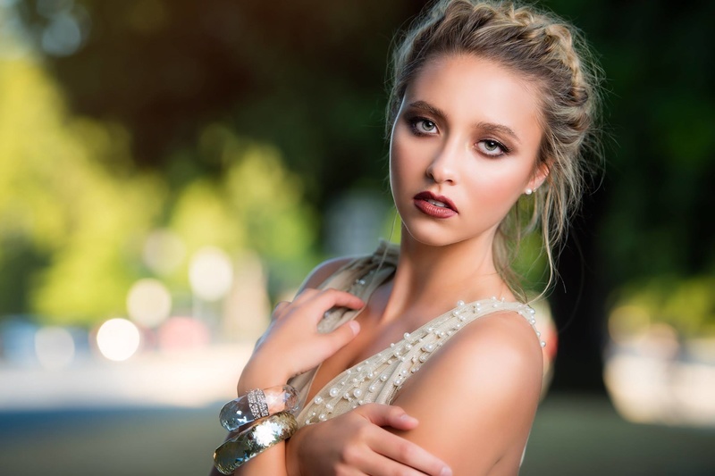 Female model photo shoot of Alexandra Olga