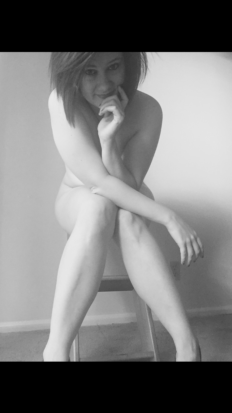 Female model photo shoot of Ashley Owens