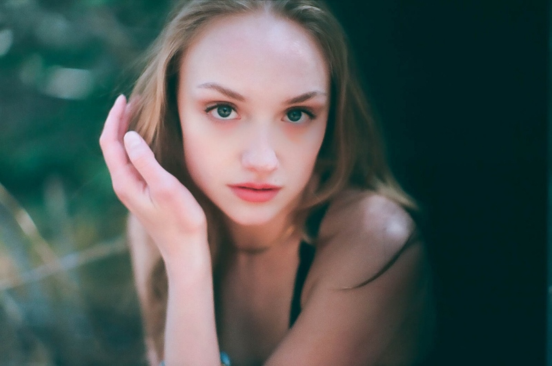 Female model photo shoot of Nona Heaton