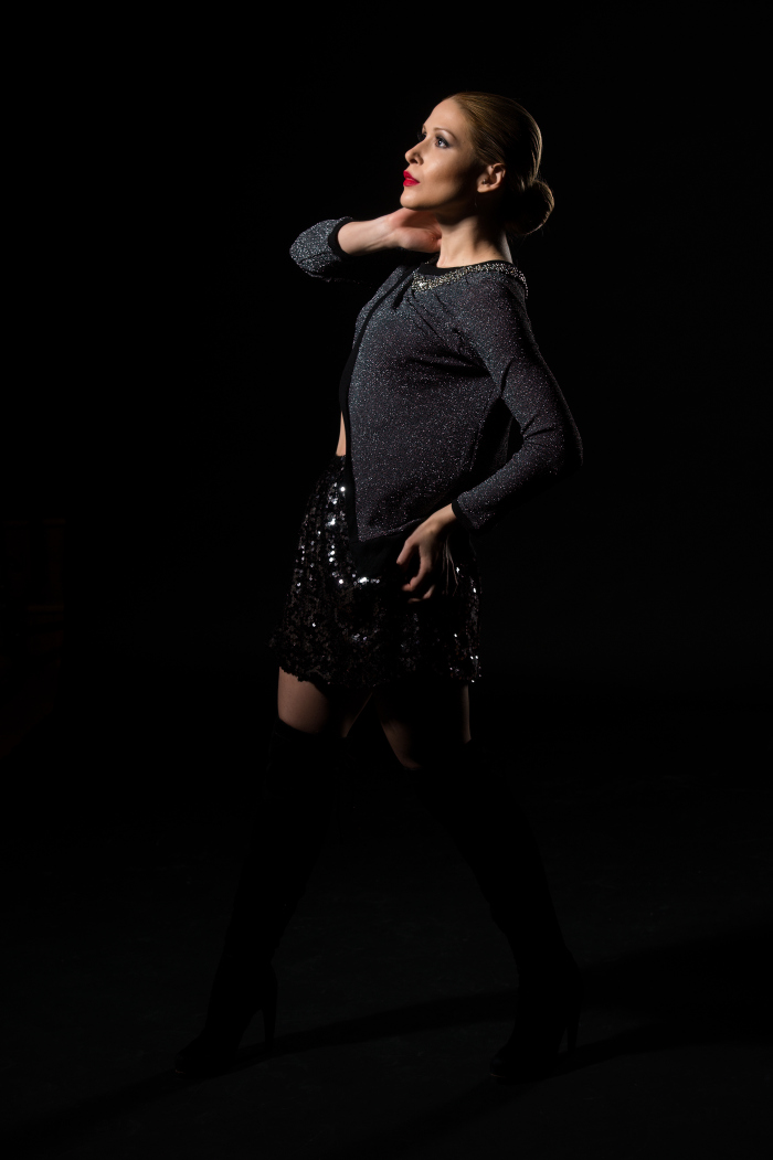 Female model photo shoot of Nywele Styles