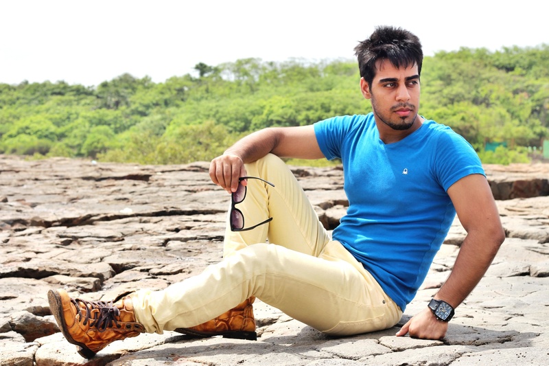 Male model photo shoot of Aakash Ganjoo