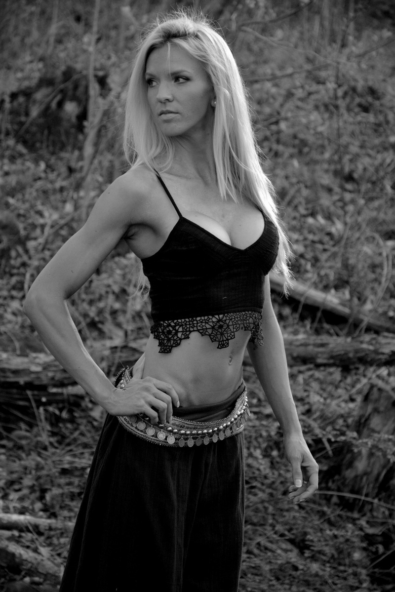 Female model photo shoot of Kim Corvus