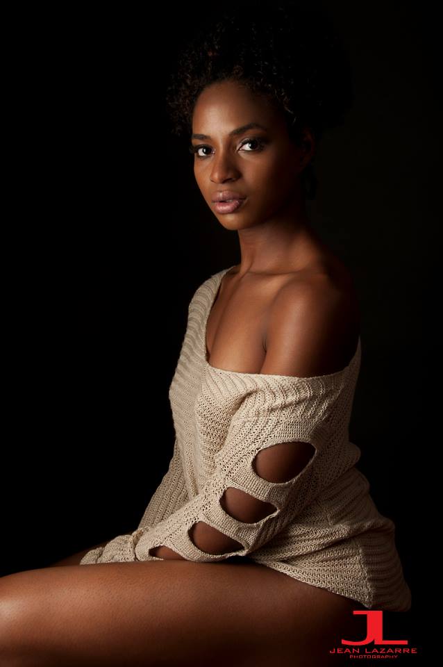 Female model photo shoot of Derica Davis