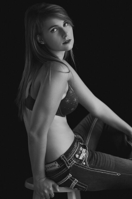 Female model photo shoot of Cheyenne Alexx by Kevin Kolber in Land O' Lakes, Florida