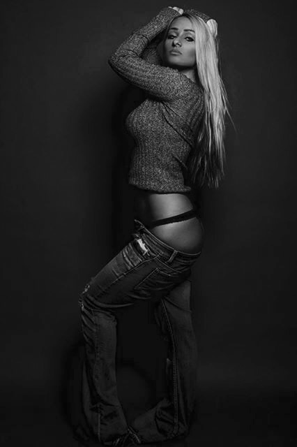 Female model photo shoot of KaylaAmandaa