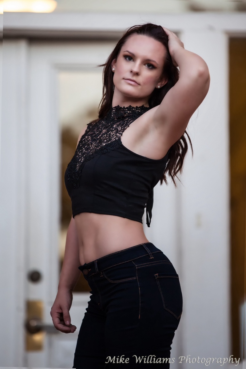Female model photo shoot of Hannah M Wells