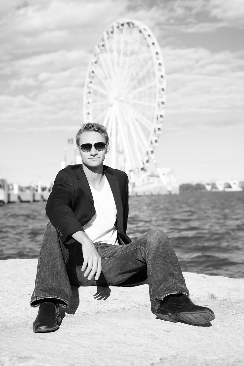 Male model photo shoot of Ilya Schroeder