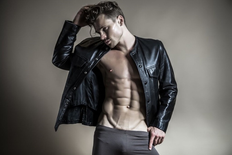 Male model photo shoot of Pontus Duvsjoo